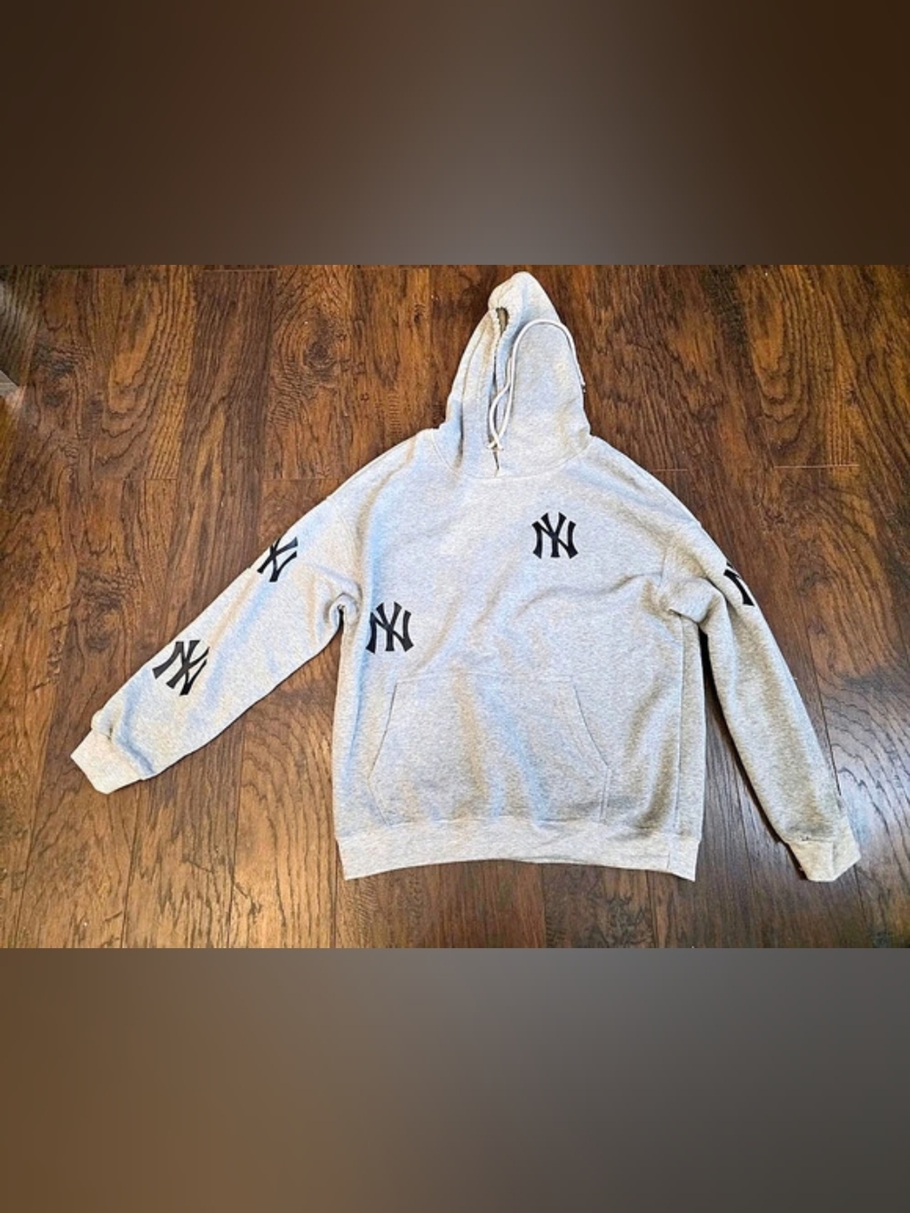 New York Yankees Gray Hoodie Size Large